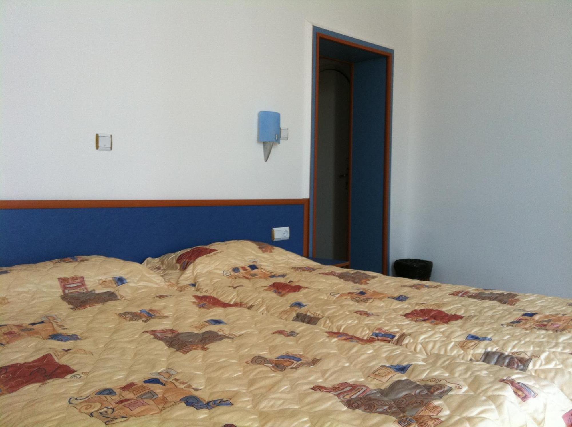 Rusalka Holiday Village Kamen Bryag Rum bild